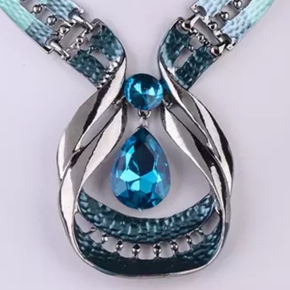 Blue, Green Statement Necklace & Earrings Set - Picture 6 of 8